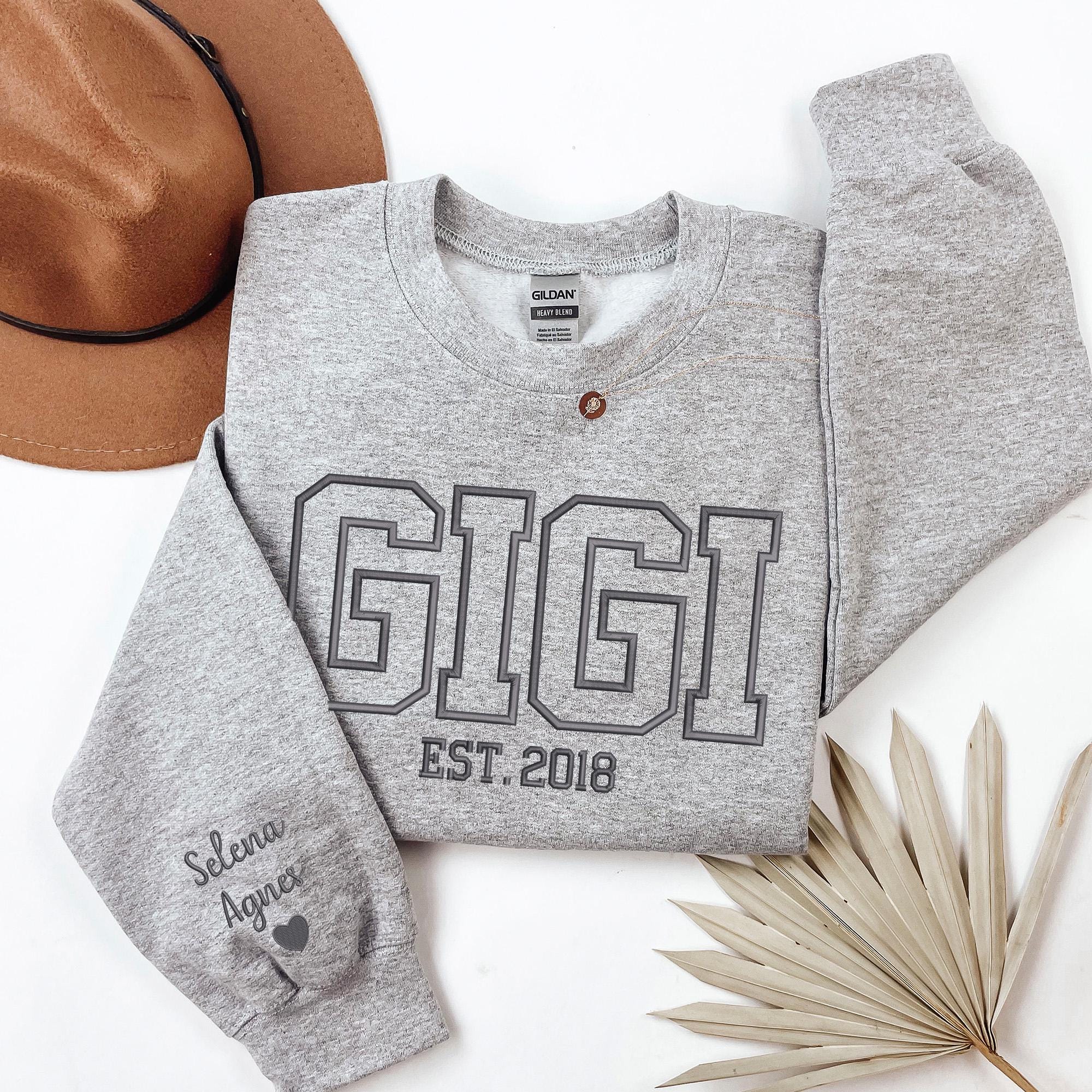 Mama Sweatshirt with Date and Kids' Names on Sleeve - Image 7